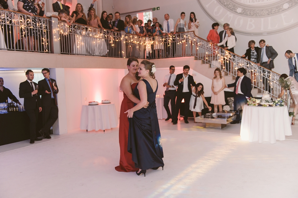 dancing at sunbeam studio wedding